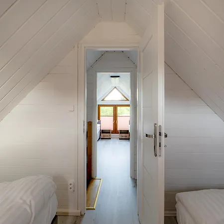 Cicha Przystan W Jezierzanach