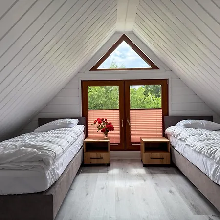 Cicha Przystan W Jezierzanach