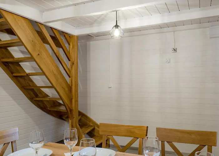 Cicha Przystan W Jezierzanach Nyaraló