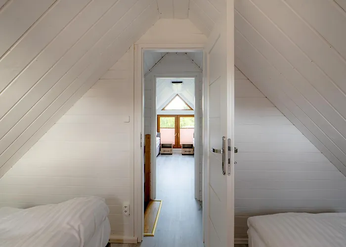 Cicha Przystan W Jezierzanach