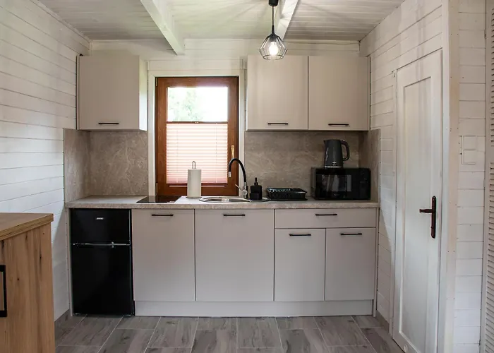 Cicha Przystan W Jezierzanach Nyaraló *